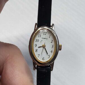 Timex T21912 Watch - For Parts & Repair